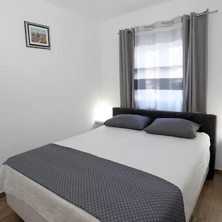 Tadijic Apartment Pula Exterior photo